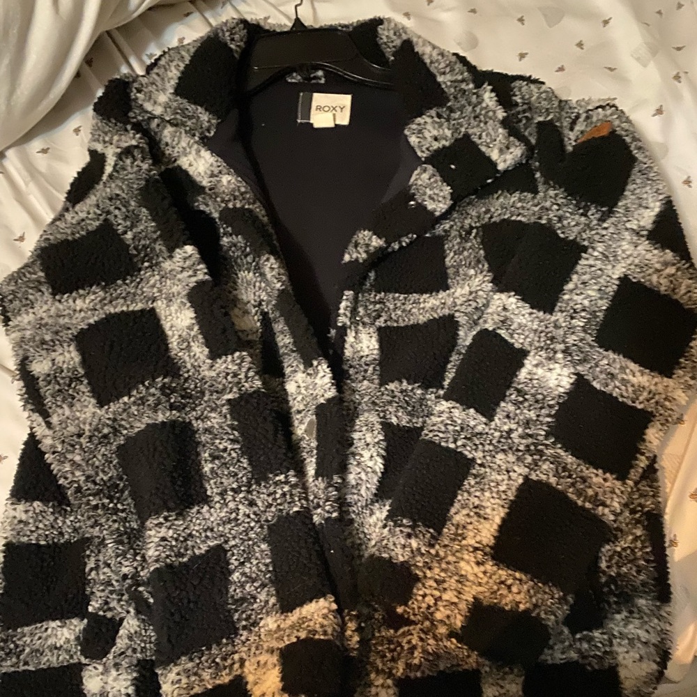Roxy Shacket size medium